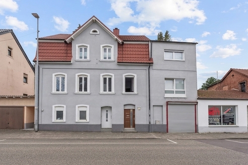 Außenansicht - 10 Zimmer Mehrfamilienhaus, Wohnhaus zum Kaufen in Sankt Ingbert