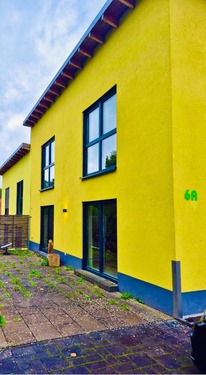 Seitenansicht - Zeitgemäße DHH mit Pultdach, Wärmepumpe & Terrasse – Attraktive Anlagechance in Wartenberg-Rohrbach