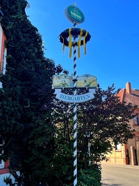 Biergarten Eingang - Gaststätte, Restaurant, Lokal in Edesheim