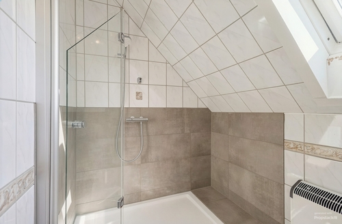 Badezimmer - (KI generiert) - 