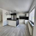 Küche mit Kochinsel - Doppelhaushälfte mit 129,00 m&sup2; in Hütschenhausen zum Kaufen