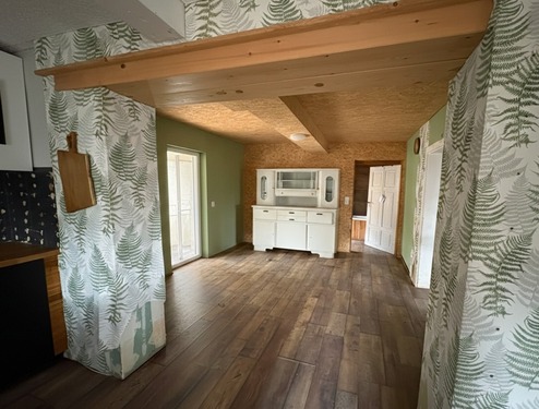 Flur EG - 14 Zimmer Einfamilienhaus in Niederalben