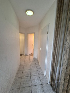 Flur - Erdgeschoßwohnung mit 74,73 m&sup2; in Heiligenmoschel zum Kaufen