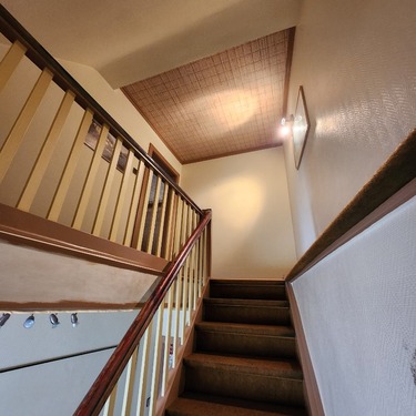 Treppenhaus zum Dachgeschoss - 