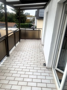 Aussen 5 Aufgang Terrasse - 3 Zimmer Doppelhaushälfte in Ludwigshafen