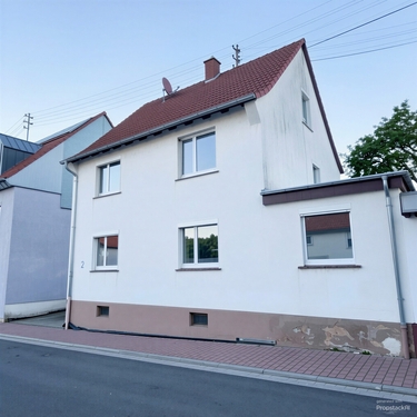 Außenansicht - (KI generiert) - Ihr neues Familiendomizil oder sichere Kapitalanlage: Großzügiges Wohnen mit Wohlfühlgarantie