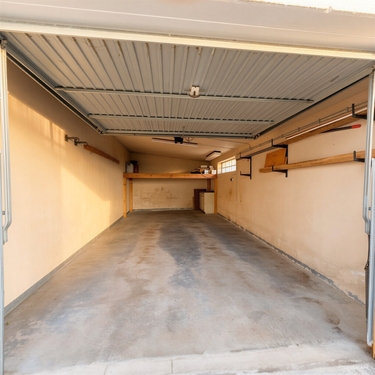 Garage - (KI generiert) - 