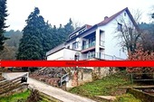 Hausansicht von der Straße - Mehrfamilienhaus mit 4 Wohneinheiten (teilvermietet) - für Kapitalanleger oder Eigennutzung
