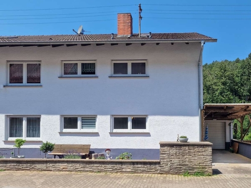 Vorderansicht - Zweifamilienhaus mit ELW, perfekt für Mehrgenerationen-Wohnen oder als Kapitalanlage