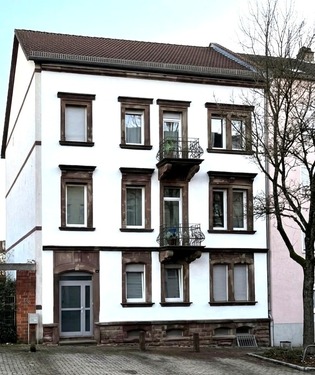 Straßenansicht - Modernisierte 2-Zimmer-Wohnung im gepflegtem MFH in Pirmasens zu vermieten