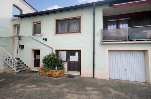 Haus Frontansicht - 4 Zimmer Einfamilienhaus zum Kaufen in Wörth