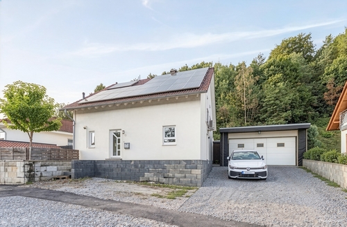 Außenansicht - (KI generiert) - Mehlbach: Ruhig gelegenes Einfamilienhaus mit viel Platz zum Entfalten