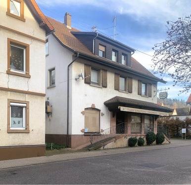 Außen 1 - Bauträger- & Anlegerobjekt: MFH mit Gewerbe auf großem Grundstück in Hirschberg