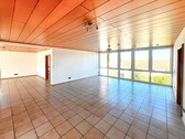 Wohnzimmer. - 3.5 Zimmer Dachgeschoßwohnung in Enkenbach