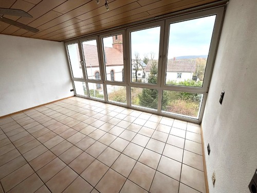 Blick zum Garten - 3 Zimmer Dachgeschoßwohnung in Enkenbach