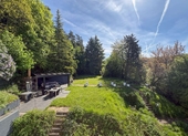 Gartenfläche neben dem Haus... - 