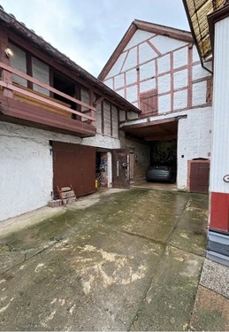 Garage und Innenhof 1 - 4 Zimmer Einfamilienhaus in Staudernheim
