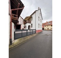 Klein, fein & nachhaltig – Gemütliches Einfamilienhaus mit Photovoltaik in Staudernheim