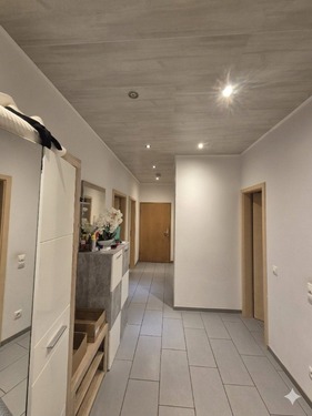 Flur Wohnung EG - 16 Zimmer Mehrfamilienhaus, Wohnhaus in Kaiserslautern