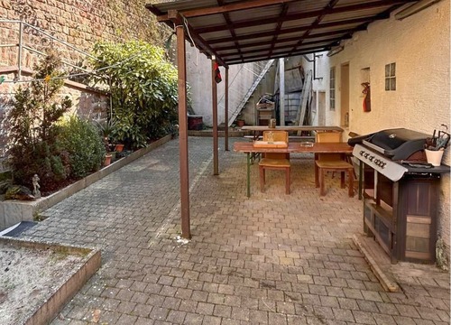 Hof - 7 Zimmer Mehrfamilienhaus, Wohnhaus in Schönau