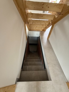 Treppe zum Kellergeschoss - 