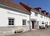 Außenansicht Gaststätte - Wohnen, Arbeiten & Investieren: Einzigartiges Anwesen mit Gaststätte, Wohnungen und Naturgrundstück