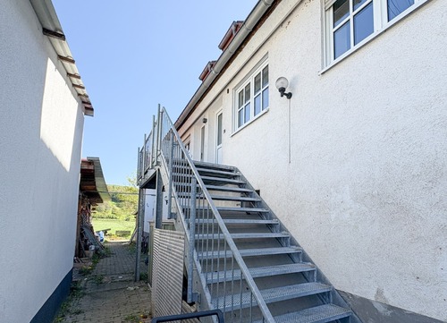 Zugang zu den Mietwohnungen - Mehrfamilienhaus, Wohnhaus mit 380,00 m&sup2; in Ulmet zum Kaufen