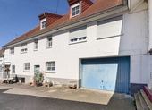 Außenansicht Garage - 17 Zimmer Mehrfamilienhaus, Wohnhaus zum Kaufen in Ulmet
