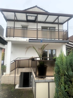 Aussen 1 - Doppelhaushälfte in Ludwigshafen 85 m² + 65 m² Büro welches klimatisiert ist, 2-3 Stellplätze