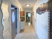 Flur 1.OG Wohnung links - 