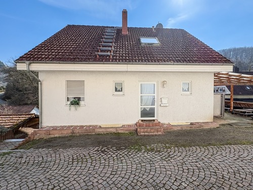 Hausansicht Eingang - 4 Zimmer Einfamilienhaus zum Kaufen in Kreimbach- Kaulbach