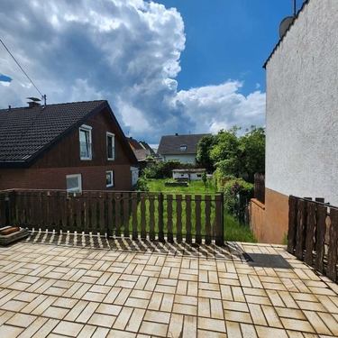 Terrasse mit Zugang zum Garten - 