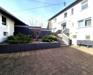 Wohnen für zwei Generationen: Poolbereich mit Außenbar & barrierefreiem EG - Katzweiler