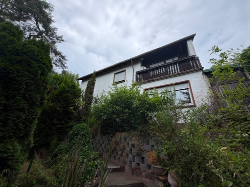 Hausansicht vorne - 5 Zimmer Zweifamilienhaus zum Kaufen in Waldfischbach-Burgalben