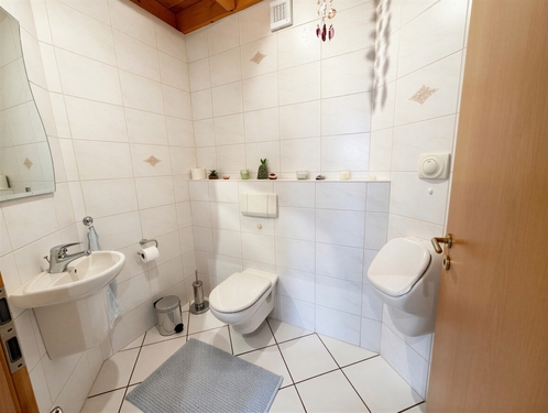 Badezimmer im OG - (KI generiert) - 