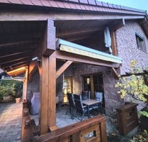 Natürliche Eleganz: Sandstein trifft Holz – Wohnen mit Stil ideal für den 2 Personenhaushalt - Neuhemsbach