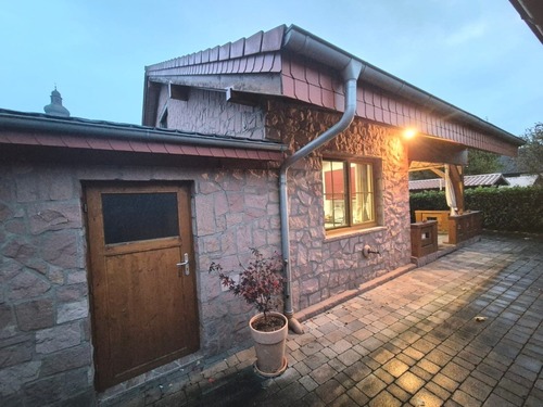 Seitenansicht mit Werkstatt - 