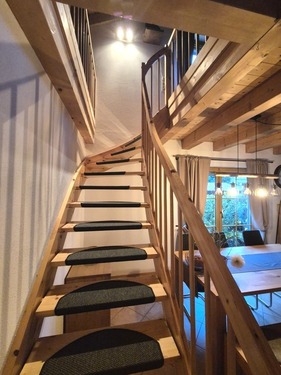 Treppenaufgang zum OG - 