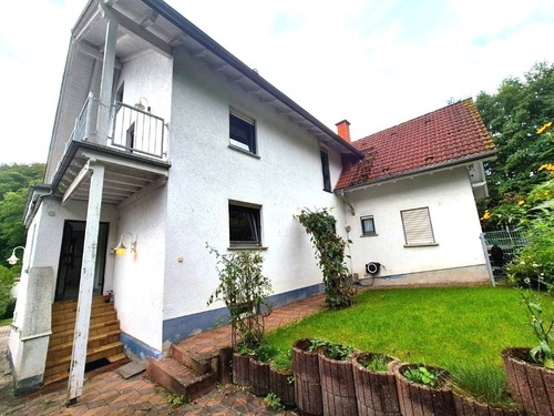 Eingangsbereich zur Wohnung - 5 Zimmer Maisonettenwohnung zur Miete in Gonbach