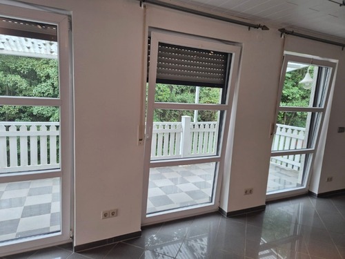 Fensterseite/Balkon im Wohnbereich - 