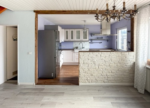 Essbereich mit Blick zur Küche - 