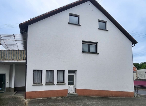 Seitenansicht Hof - 9 Zimmer Mehrfamilienhaus, Wohnhaus in Steinbach am Glan