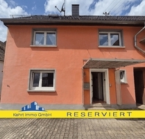 Reserviert-EFH mit Anbau, 2 Garagen & mehreren Stellplätzen – Renovierungsobjekt mit viel Potenzial für den schmalen Geldbeutel - Gries
