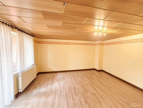 Schlafzimmer mit Zugang zum Balkon - (KI generiert) - 