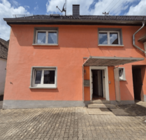 EFH mit Anbau, 2 Garagen & mehreren Stellplätzen – Renovierungsobjekt mit viel Potenzial für den schmalen Geldbeutel - Gries