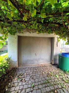 Garage - Mehrfamilienhaus, Wohnhaus mit 320,00 m&sup2; in Friedelhausen zum Kaufen