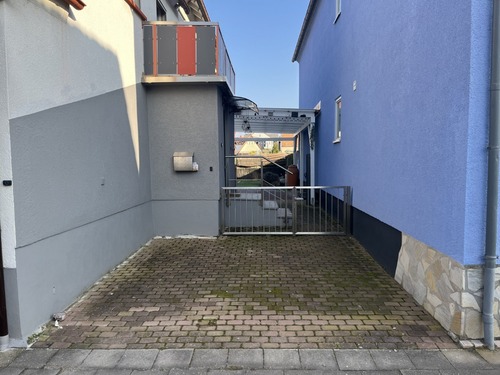 PKW-Stellplatz - Einfamilienhaus mit 120,00 m&sup2; in Rülzheim zum Kaufen