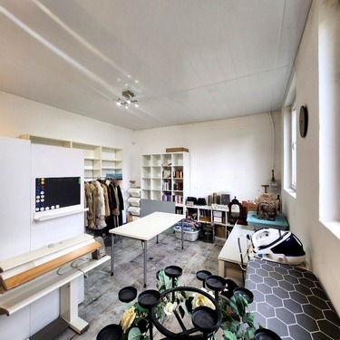 Bastelecke im Ankleidezimmer - 