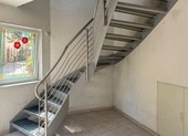 Treppe zum Obergeschoss - Etagenwohnung mit 103,00 m&sup2; in Harthausen zum Kaufen