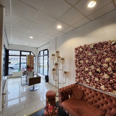 Wartebereich Friseur Laden EG - 